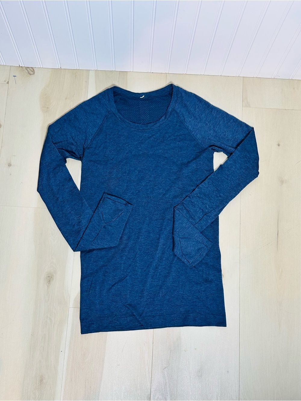 lululemon Swiftly Tech Long Sleeve Shirt 6 Gym Hip length Lightweight Breathable - Picture 5 of 10